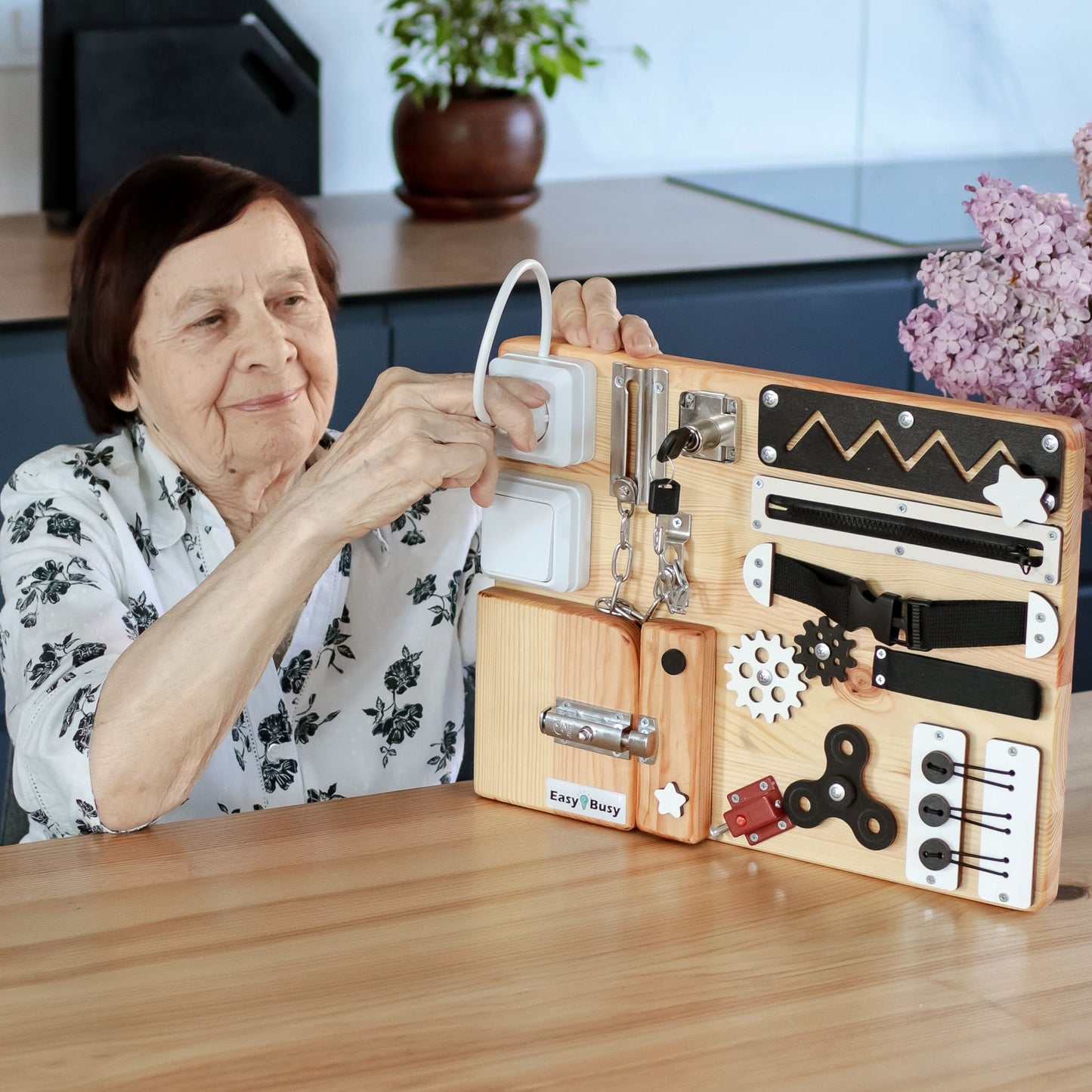 Alzheimer’s-Friendly Wooden Fidget Board