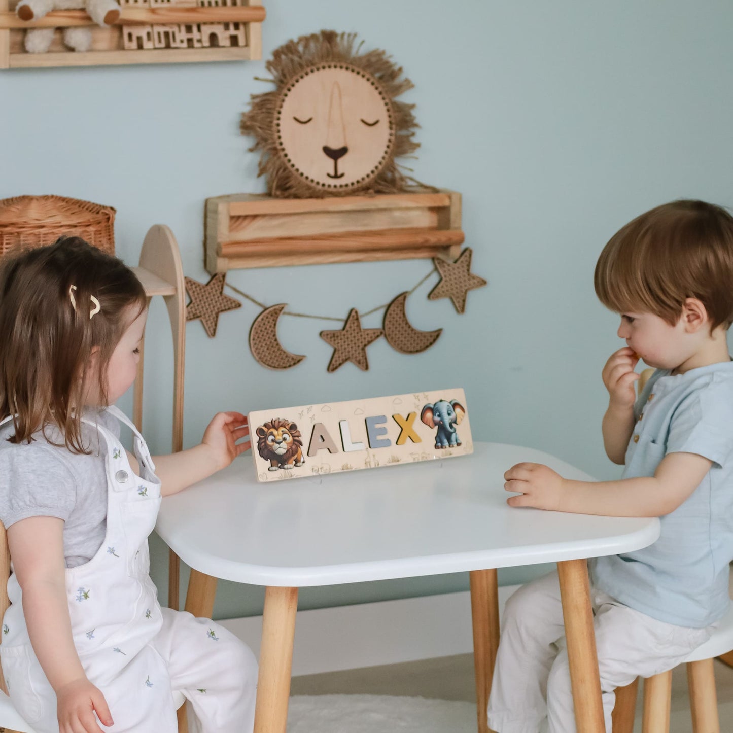 Educational puzzle with jungle theme and magnets