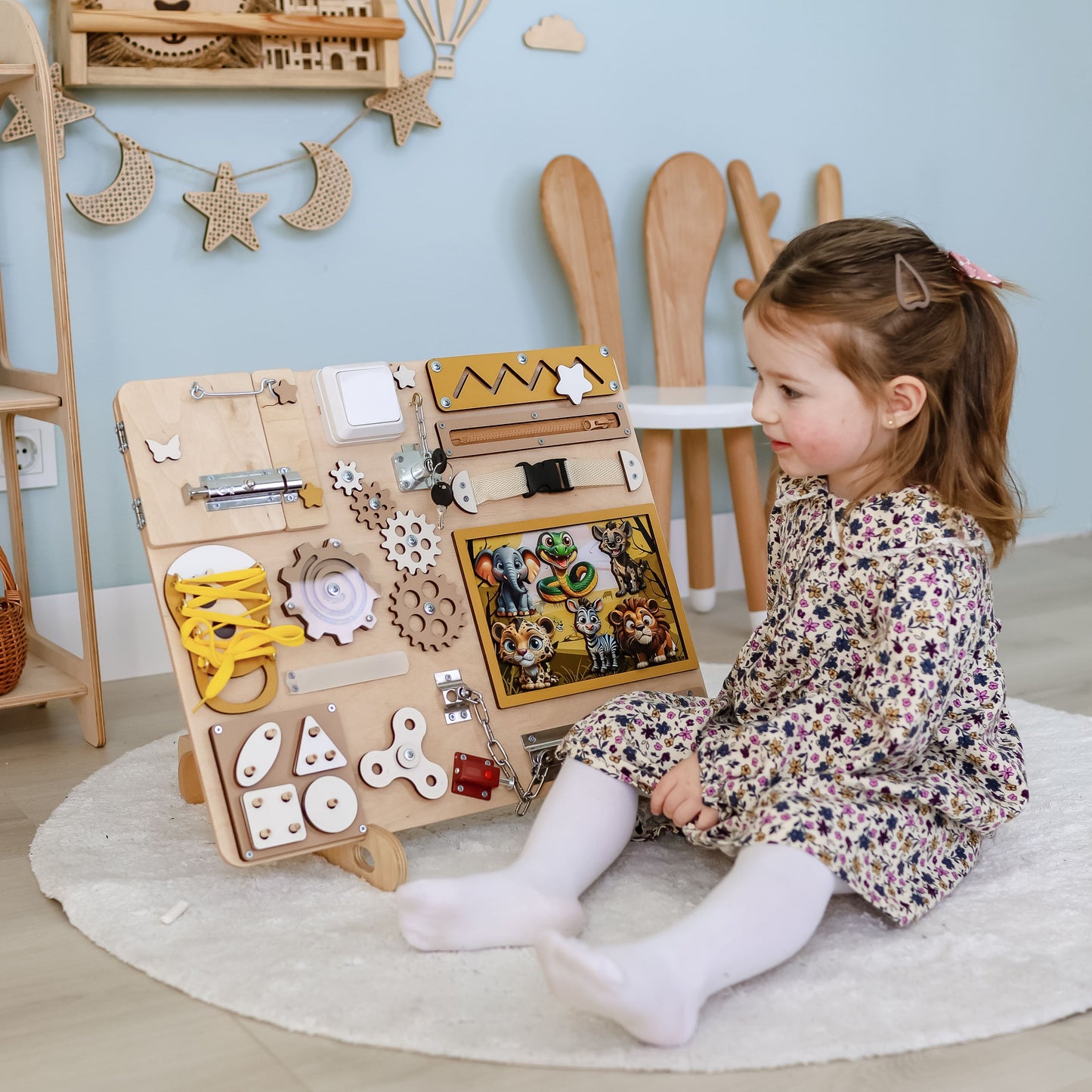 Safe and non-toxic Montessori toy with a nature adventure theme