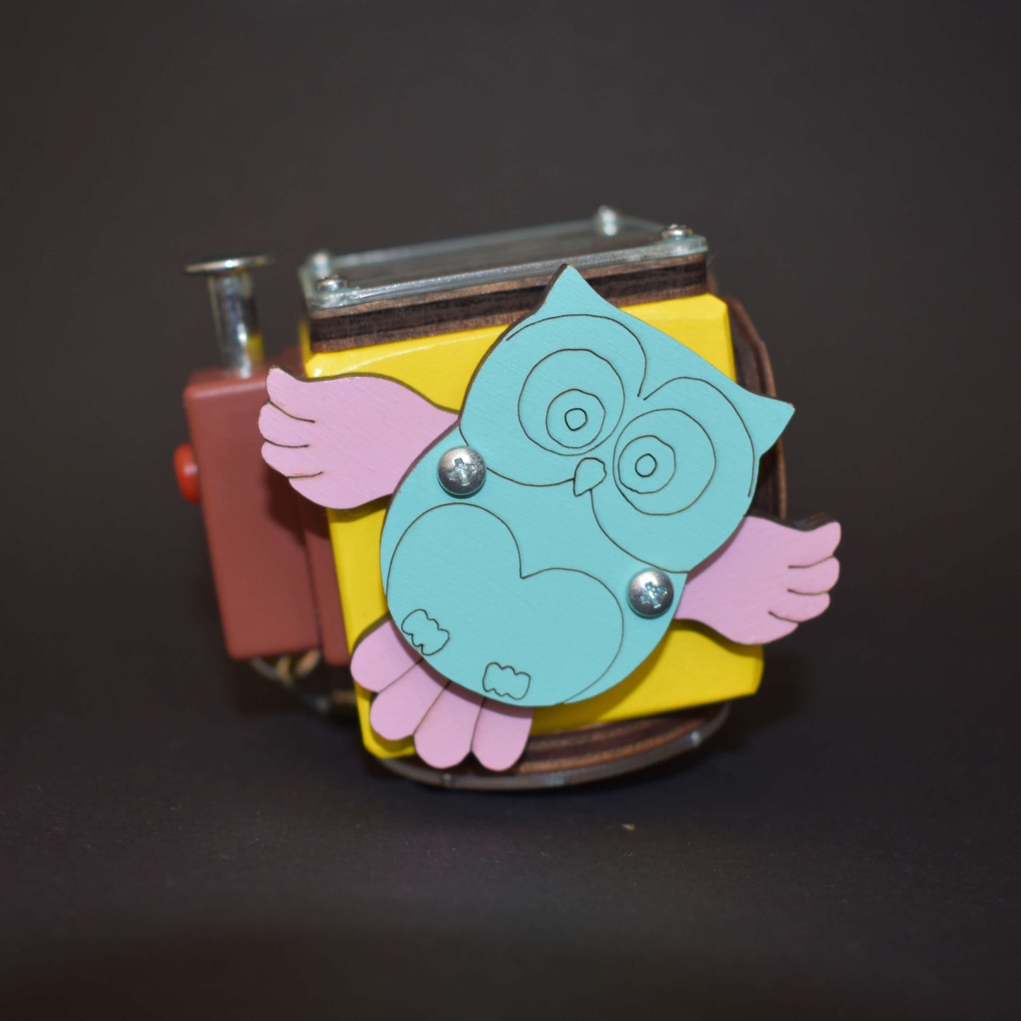 Educational cube with colorful textures