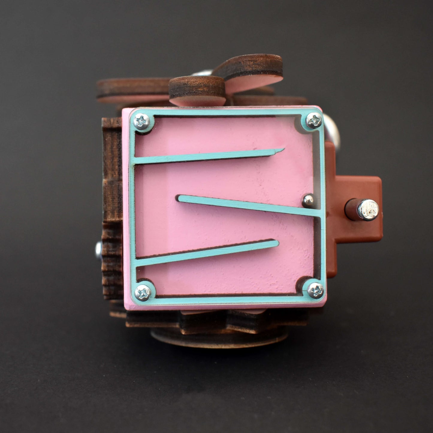 Toddler-friendly toy with mechanical feel
