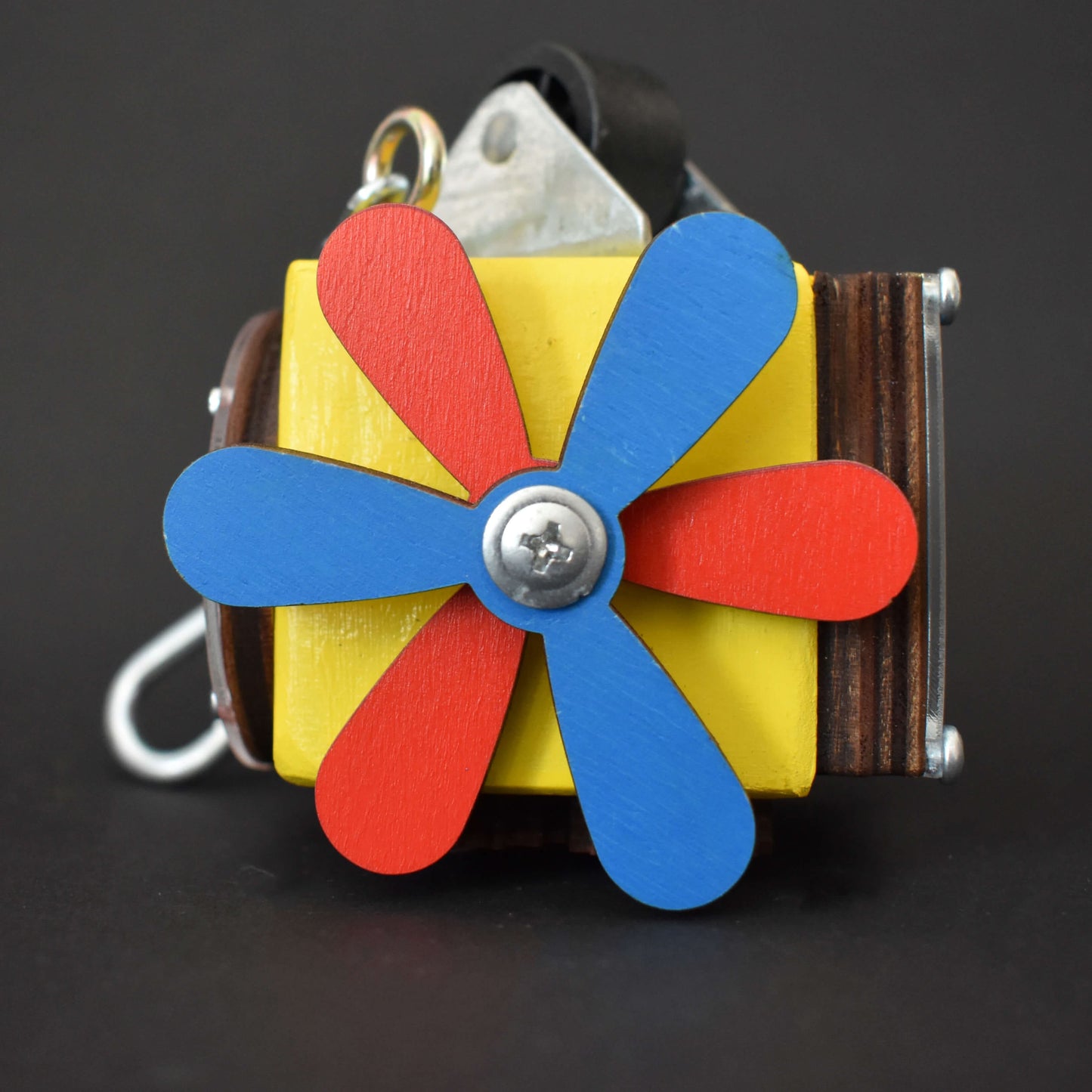 Compact toddler cube for fine motor skills