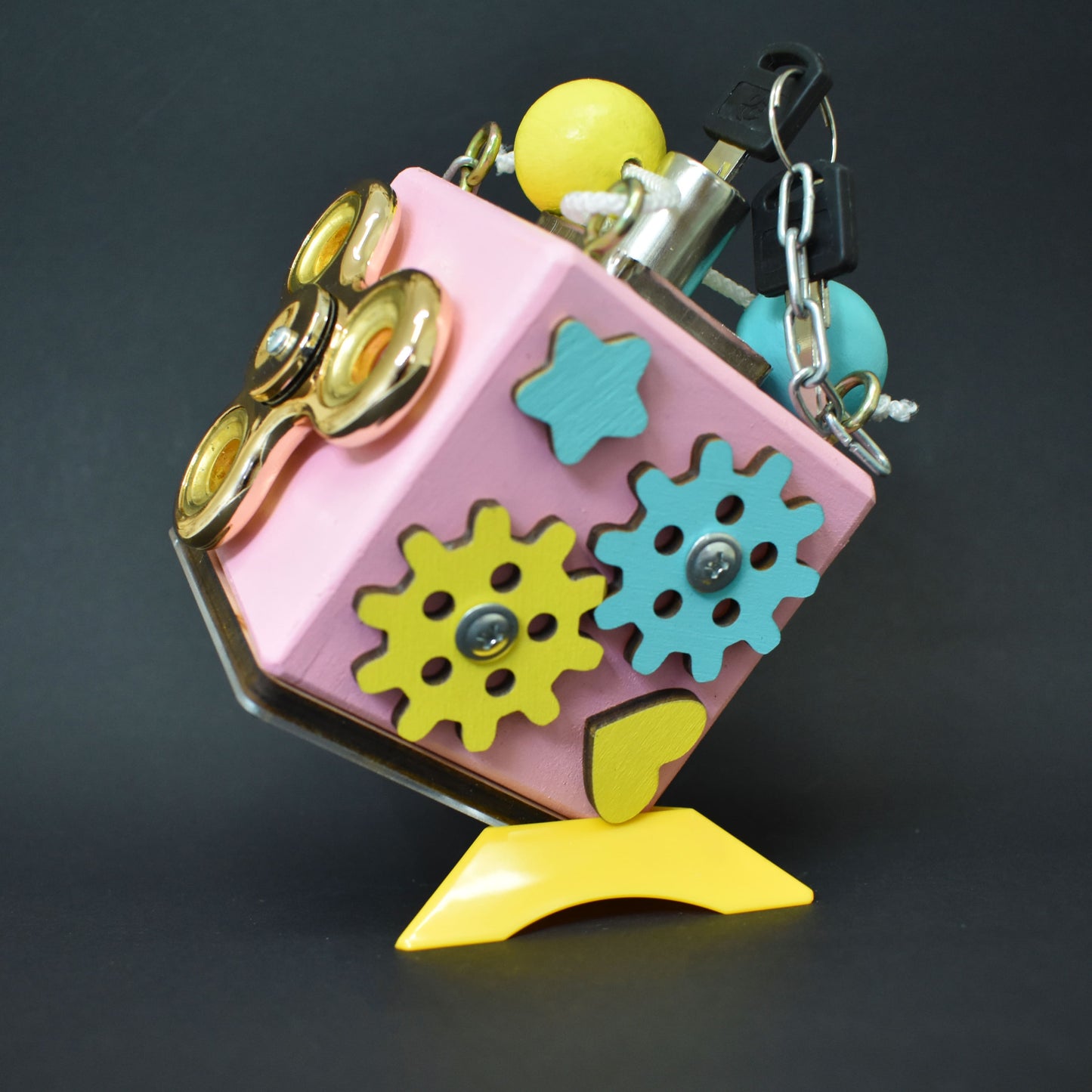 Compact travel-size activity cube with sensory features