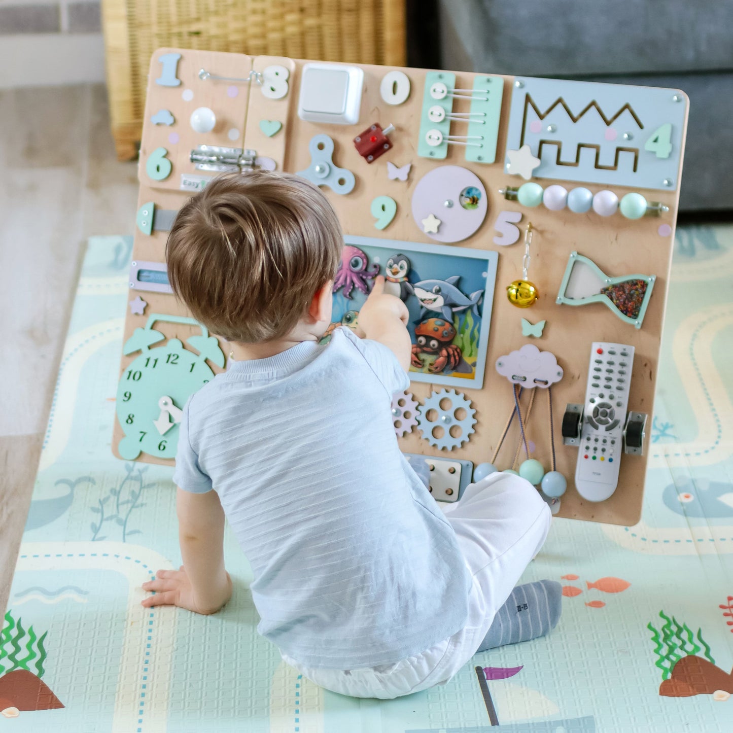 Large sea-themed animated busy board (Size L) with magnetic ocean animals