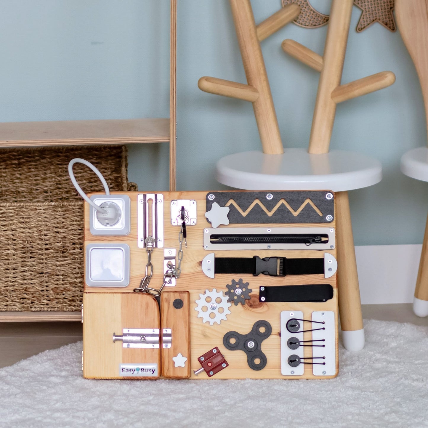 Early development board for toddler motor skills