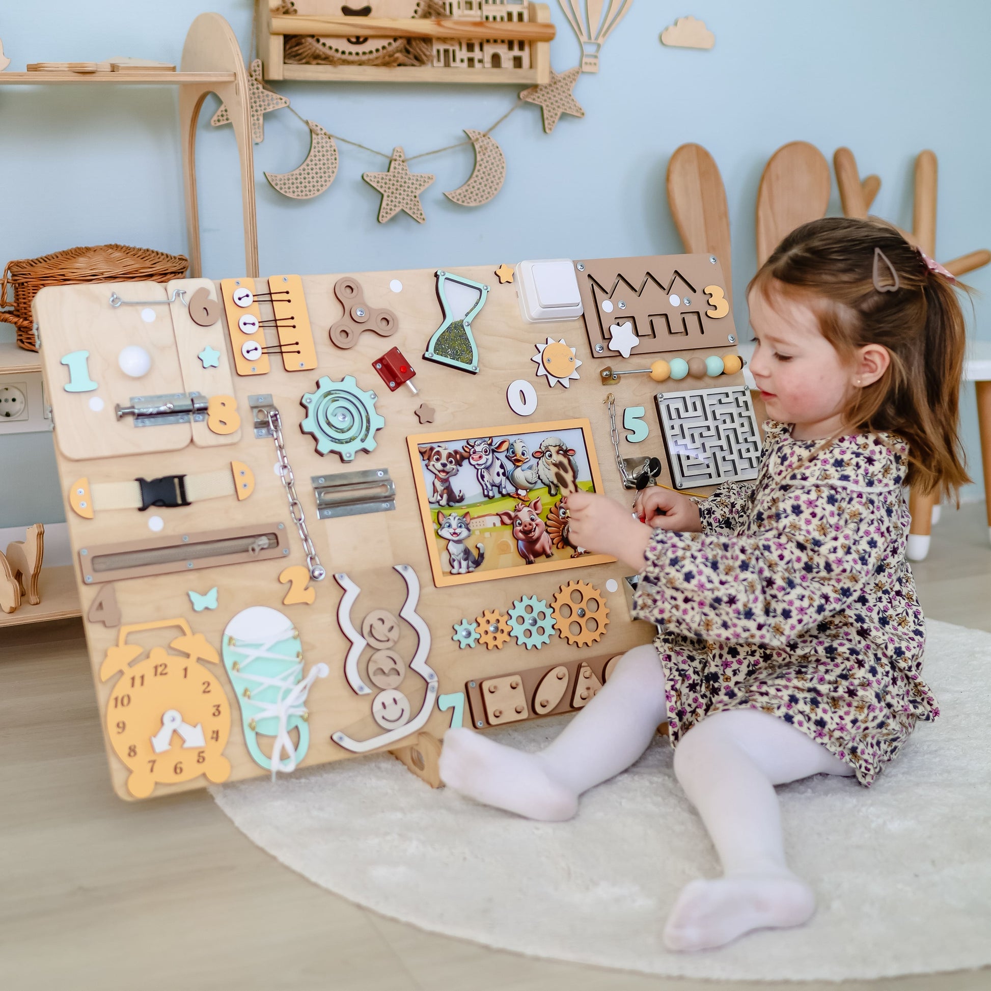 Safe and non-toxic Montessori toddler learning toy with magnetic animals