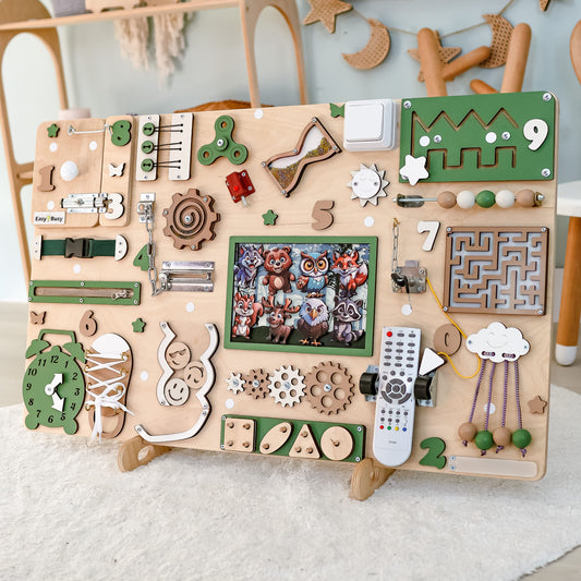 Extra-large forest-themed animated busy board (Size XL) with magnetic woodland animals