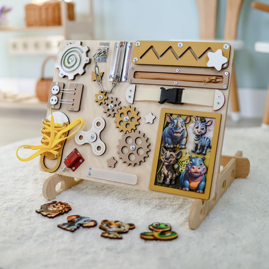 Safari-themed animated busy board (Size S) with magnetic jungle animals