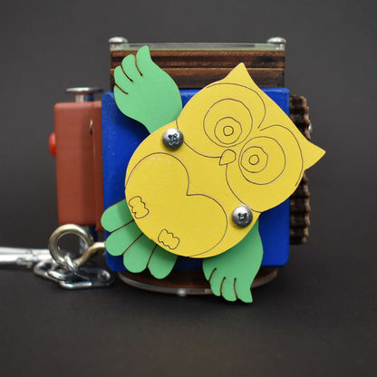 Pocket-size sensory toy for car rides