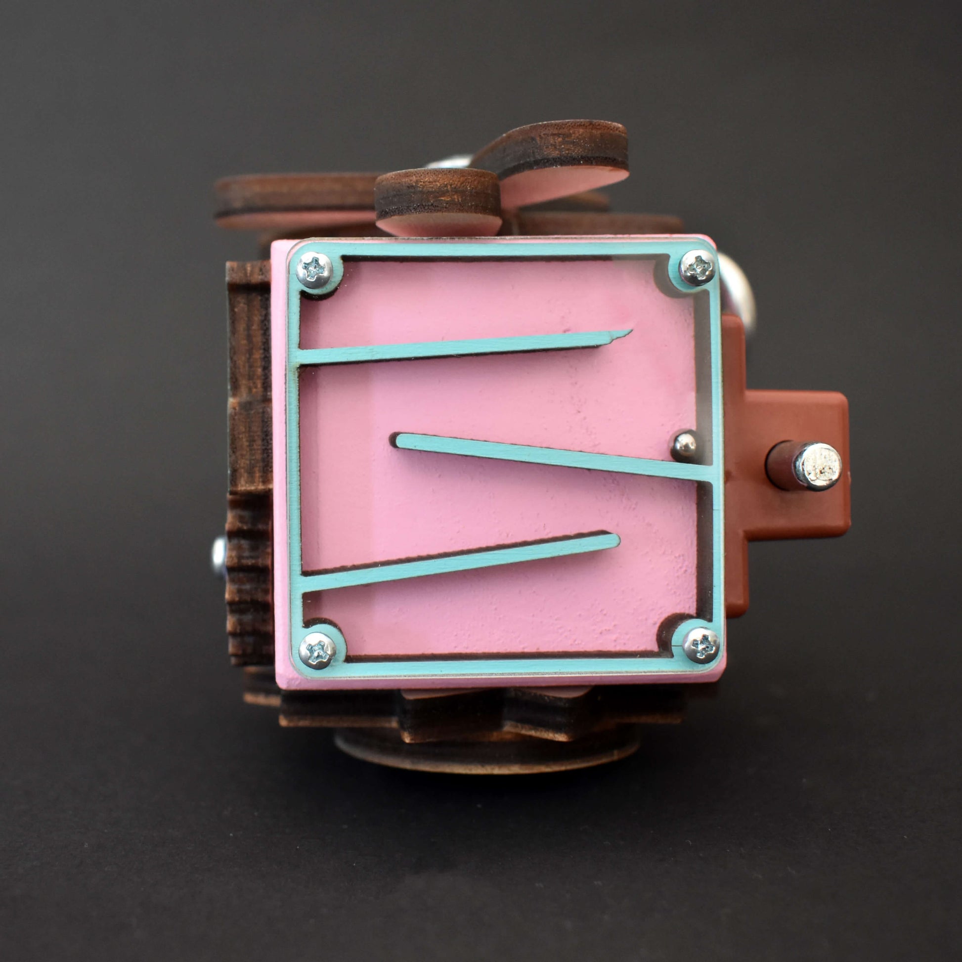 Toddler-friendly toy with mechanical feel