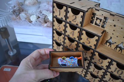 Back View of the Advent Calendar – A clear view of the sturdy back panel, showing high-quality craftsmanship and smooth wooden finish