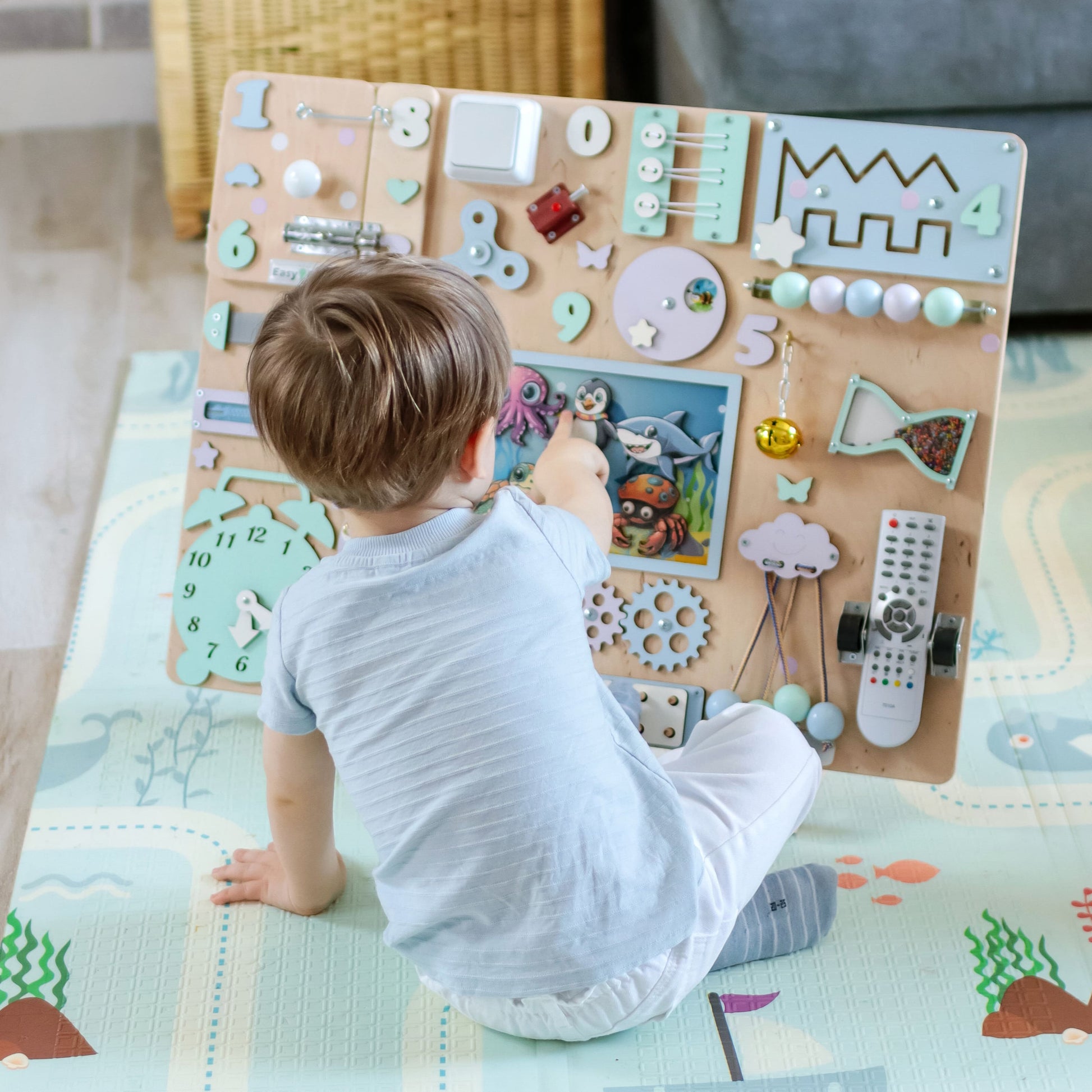 Large sea-themed animated busy board (Size L) with magnetic ocean animals