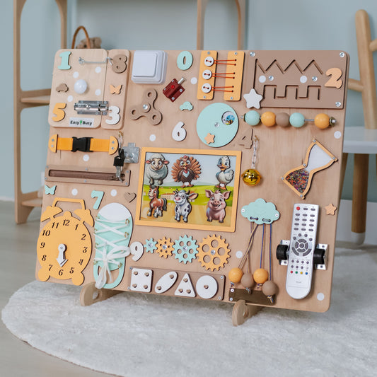 Large farm-themed animated busy board (Size L) with magnetic animals